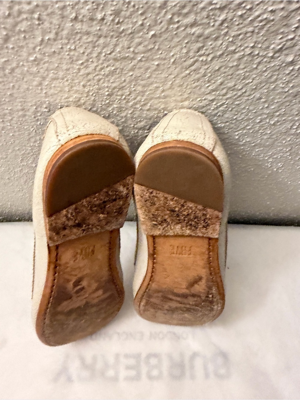 Frye Women’s Cream Ballet Flats - Classic Slip-On Comfort, pre-owned,SZ8 - Picture 11 of 16